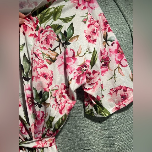 Floral Robe - Picture 3 of 3